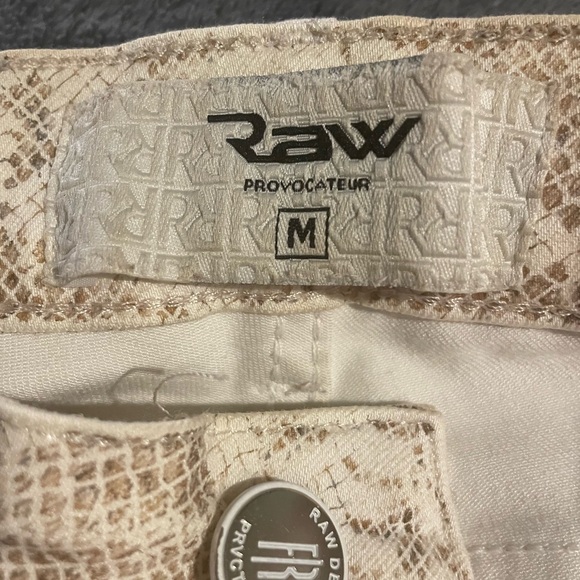 Jeans with snake print - Picture 4 of 4